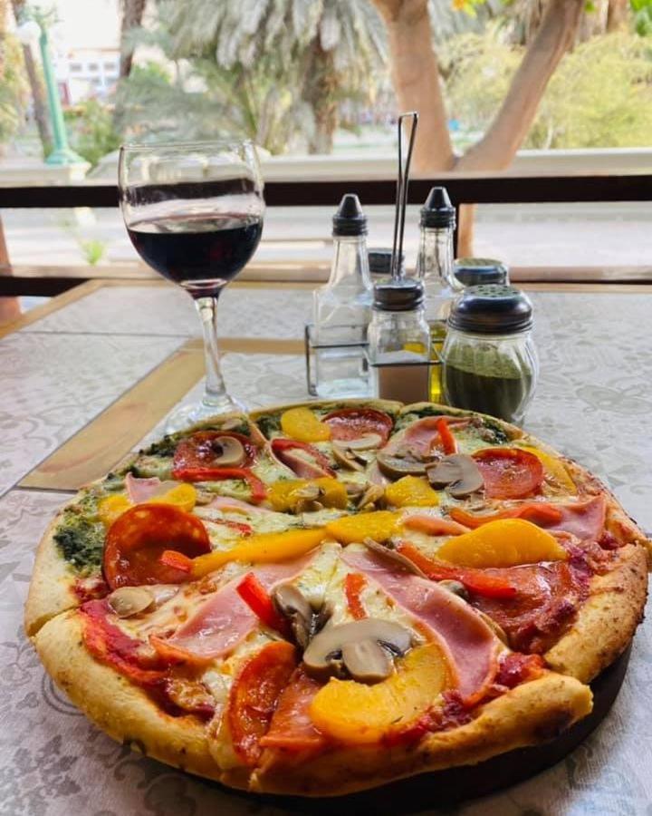 Wild Olive Guest House 伊察 外观 照片