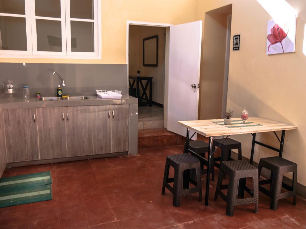 Wild Olive Guest House 伊察 外观 照片