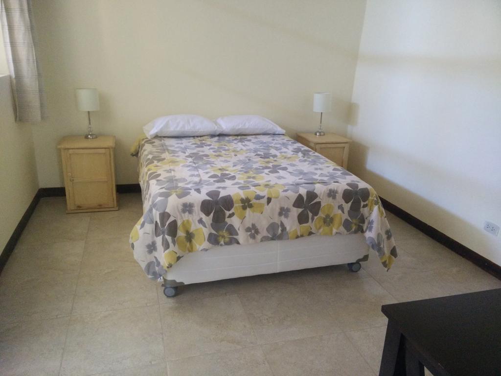 Wild Olive Guest House 伊察 外观 照片